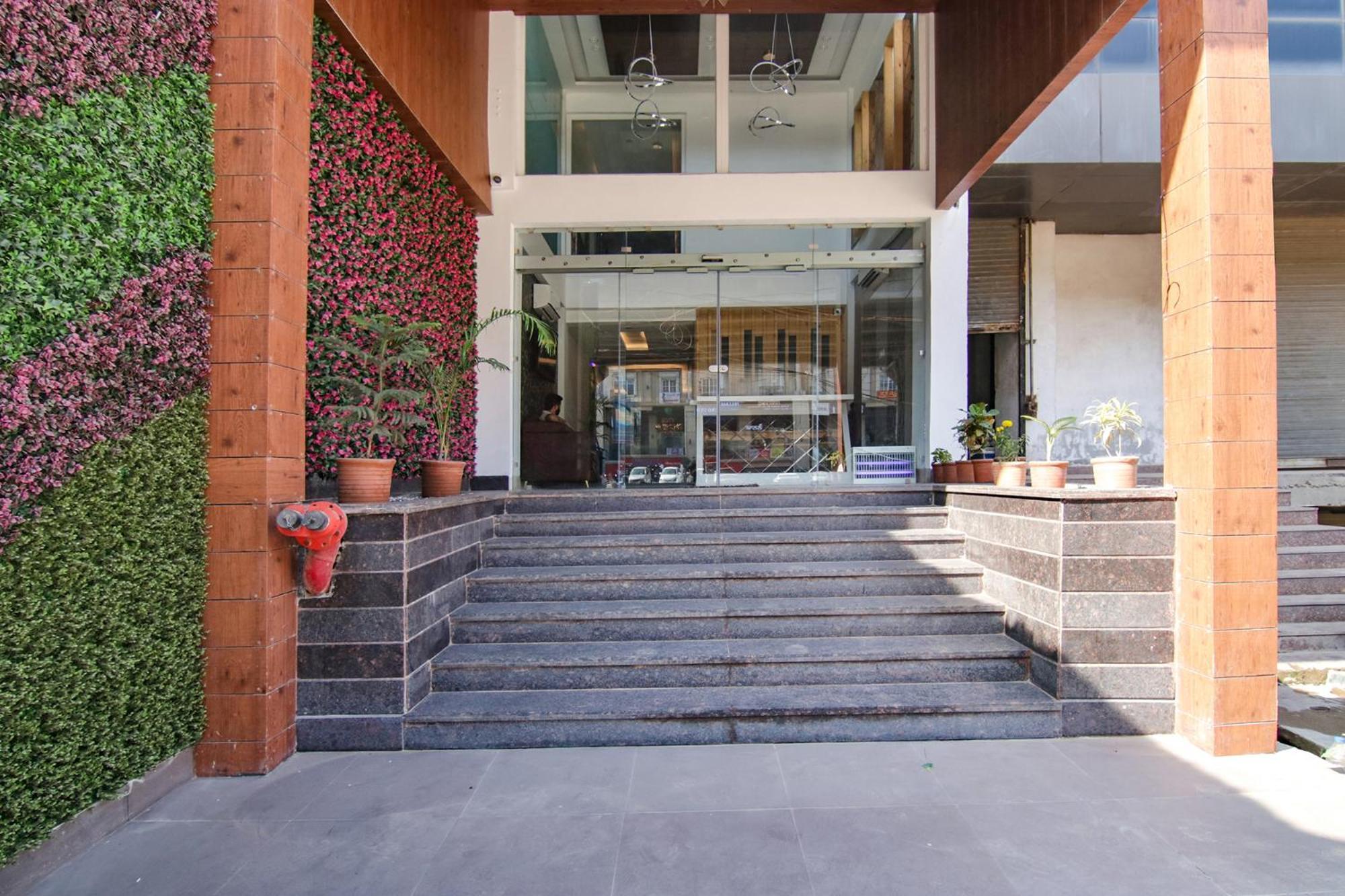 Fabhotel Prism Grand Zirakpur Luaran gambar