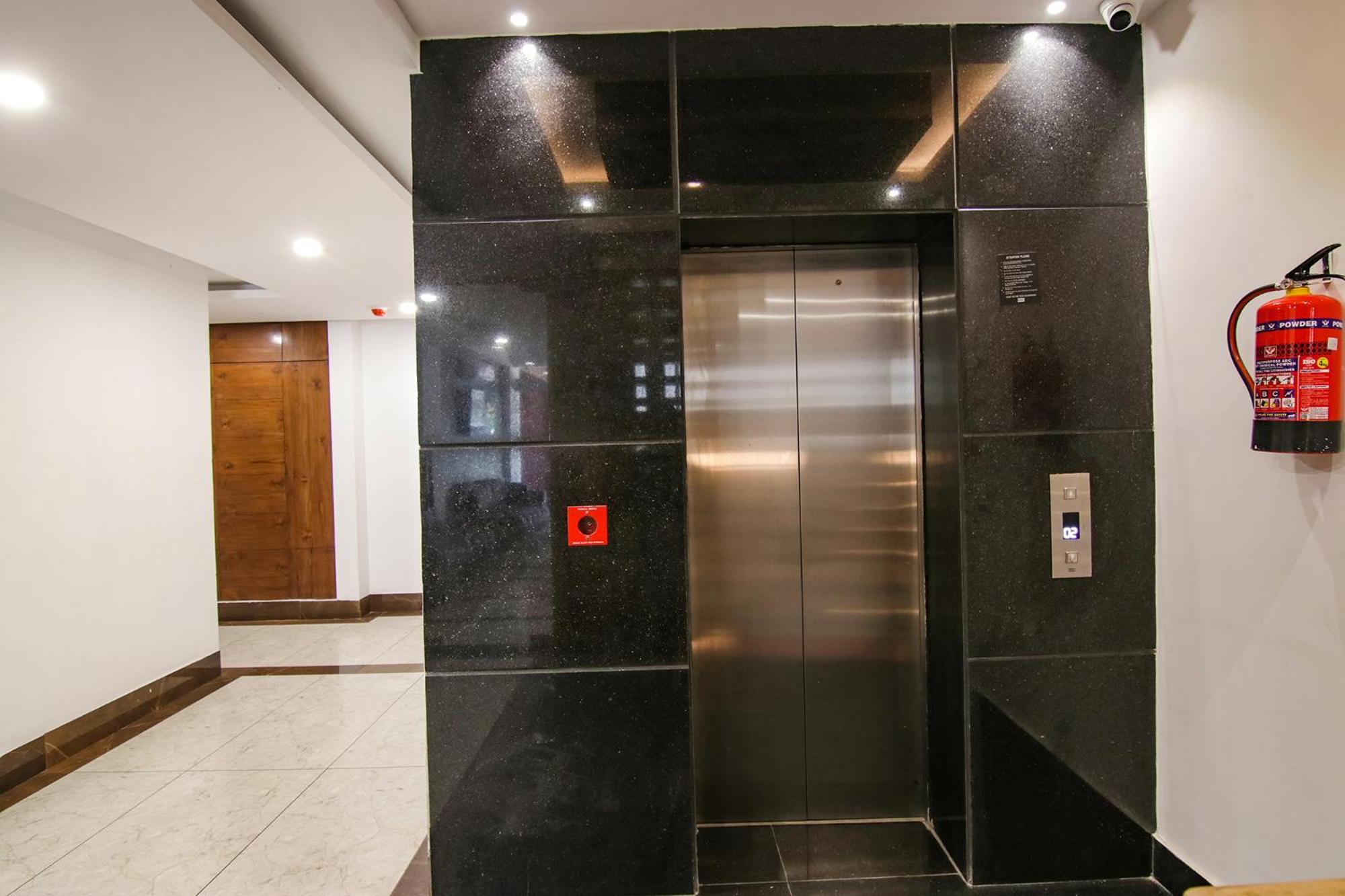 Fabhotel Prism Grand Zirakpur Luaran gambar