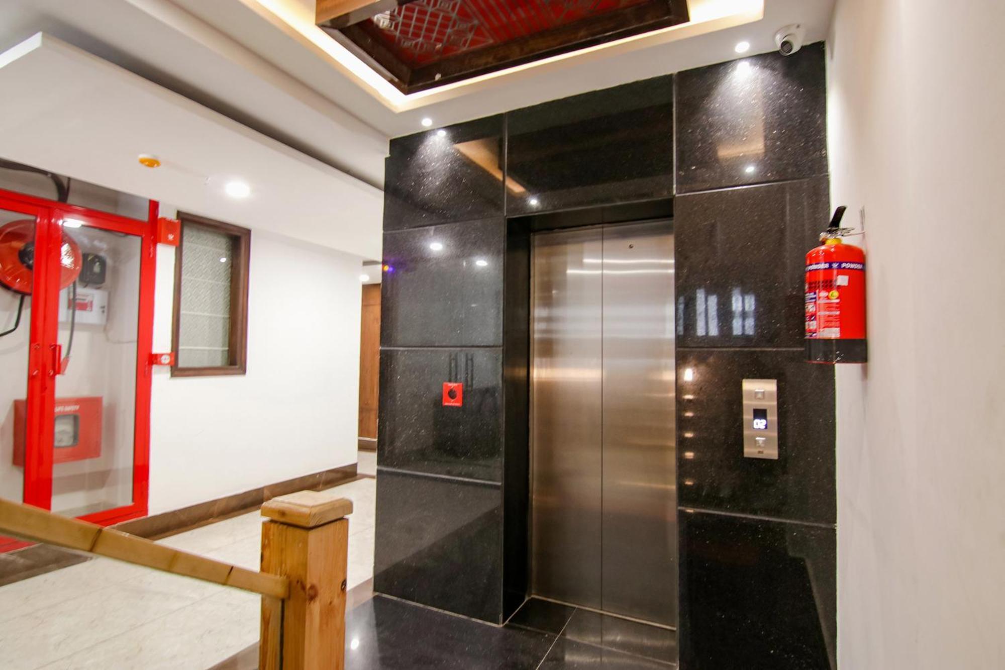 Fabhotel Prism Grand Zirakpur Luaran gambar