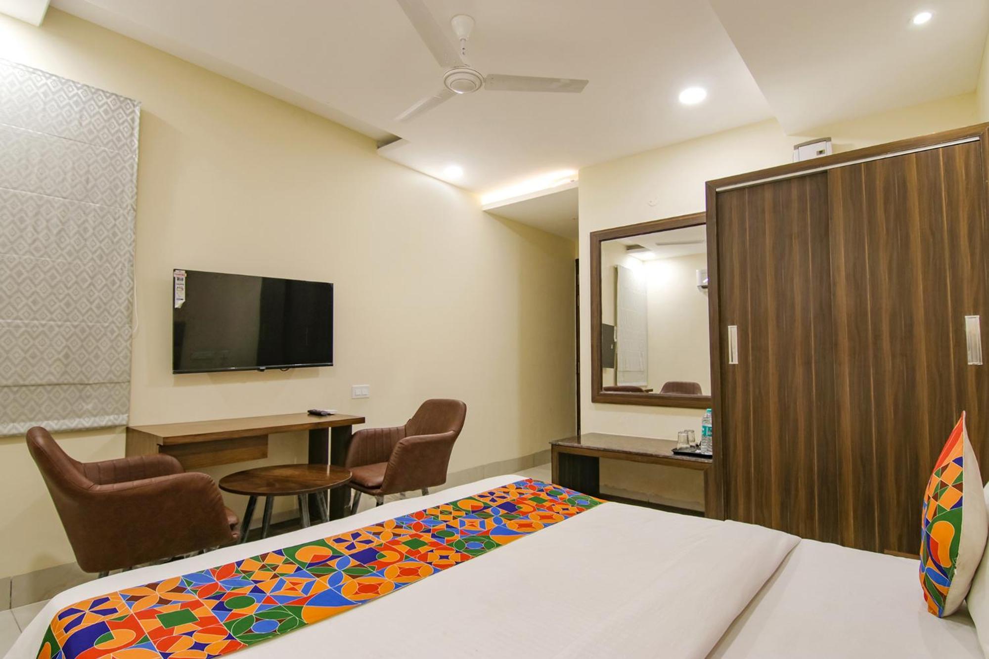Fabhotel Prism Grand Zirakpur Luaran gambar